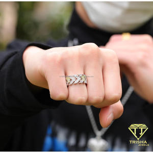 Anillo de lujo de plata de ley 925 con diamante de moissanita y diseño con incrustaciones de circonitas para compradores mayoristas de joyería - Product Image 2
