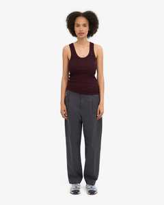 Camiseta sin mangas de punto para mujer, color burdeos, cuello redondo, color sólido, minimalista, longitud regular - Product Image 4