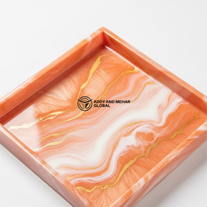 Plateau en résine marbrée pêche fait main – Plateau rond brillant pour vanité et présentation avec détails dorés - Product Image 2