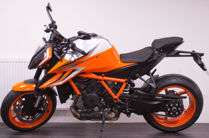 Super Offre 2025 – Ventes Abordables KTM SUPER DUKE 1390 R EVO – Nouvelles Motos Prêtes à l'Expédition - Product Image 2