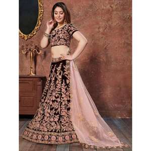 Lehenga Choli de mariée en soie de velours marron foncé avec des robes de mariée à broderie de fil - Product Image 2