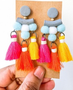 ต่างหูพู่ปอมปอม ต่างหูพู่ห้อย งานแฮนด์เมด - Product Image 1
