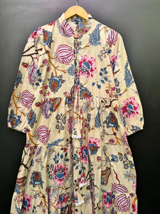 ชุดเดรสผ้าฝ้าย100% ทรงเอเอวผ้าคอตตอนพิมพ์ลายดอกไม้ชุดเดรสมิดิแต่งพู่สำหรับผู้หญิงใส่สบายระบายอากาศได้ดีมีสไตล์สำหรับฤดูร้อน - Product Image 3