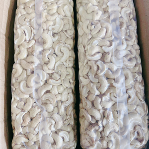 Anacardos Partidos de Fábrica Confiable SANTIGO, Núcleos de Anacardo, Kaju Badam, Exportados a Todo el Mundo - Product Image 1