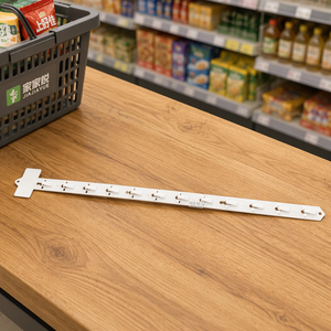 Tira de Plástico con Ganchos para Exhibición en Estantes de Supermercado - Product Image 3