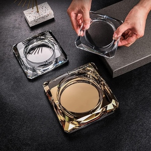 Cenicero Cuadrado de Aluminio para Cigarros, Sin Humo, con 4 Ranuras, 15x15x3cm, Dorado de Lujo, Premium, Decoración Elegante y Duradera para Mesa de Oficina u Hogar - Product Image 5