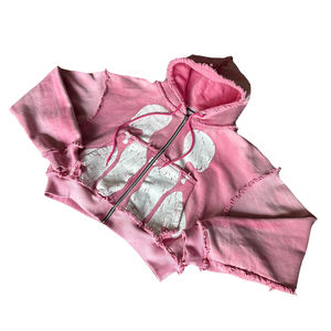 Sudadera con capucha rosa para hombre con estampado de letras blancas y bordes deshilachados, manga regular, disponible en tres colores. - Product Image 1