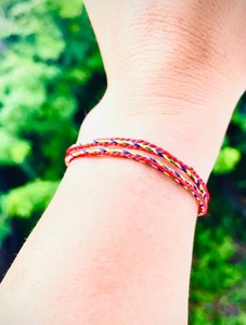 สร้อยข้อมือเชือกห้าสีทิเบตคุณภาพสูงทำด้วยมือ – เชือกถักนำโชคแบบปรับได้ - Product Image 1