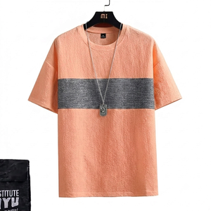 เสื้อยืดผู้ชายสีพีชแบบสั่งทำปี 2026 ผ้าสีเทา พิมพ์ลายทางที่อก ทรงหลวมไหล่ตก สไตล์ลำลอง แฟชั่นฤดูร้อน ทันสมัย - Product Image 1