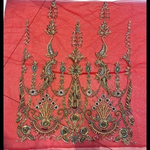 Único tejido bordado a mano con cristales y piedra incrustada - Product Image 4