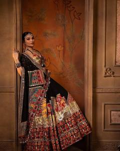 Ensemble Lehenga Choli Dupatta pour femmes en coton mousseline avec travail de miroir, réversible, pour fêtes et mariages - Product Image 2