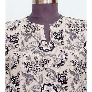 Robes en coton imprimées à la main pour femmes avec motifs floraux uniques et design magnifique, confortables pour les occasions spéciales - Product Image 2