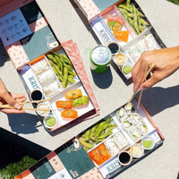 Boîtes en papier de luxe écologiques pour articles de boulangerie Manchons d'insertion en papier à emporter pour sushi Stratification mate pour gâteau Cookie Brownie