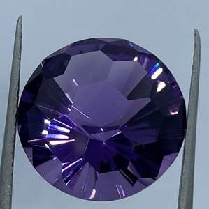 Aigue-marine naturelle polie, taille football, ronde brillante, irisée, violet - Product Image 2