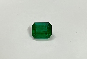 Emerald 3.80 Cts รูปทรงแปดเหลี่ยมจากแหล่งกำเนิดของแซมเบียที่มีความชัดเจน Lusture และสีโดย Sadiya International - Product Image 3