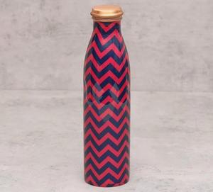 Bouteille d'eau en cuivre rouge et bleue à motif chevron, design zigzag, bouteille ayurvédique, anti-fuite, réutilisable, bouteille de voyage - Product Image 3