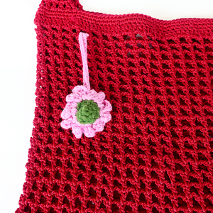 Bolso de hombro de malla de nailon tejido a crochet hecho a mano, rojo, con diseño calado y dije de flor, estilo arte puro, bolsos de moda artesanales - Product Image 5