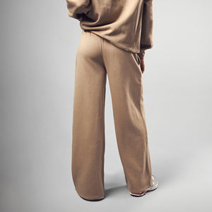 Nuevo Artículo: Pantalones Deportivos de Felpa para Mujer, Color Beige, Pierna Ancha, Cintura Elástica, Corte Holgado, Largos, Color Sólido, Tejidos - Product Image 5