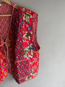 Gilet matelassé en coton rouge à fleurs pour femme, sans manches, col en V, poches plaquées, veste réversible, style printemps, CADEAU POUR ELLE - Product Image 3