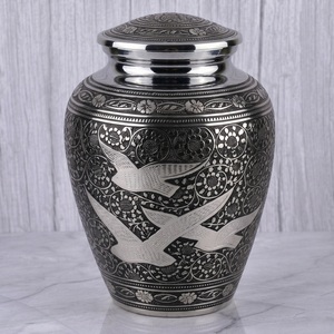 Urna Funeraria de Latón con Diseño Floral Azul y Dorado, Superficie Brillante, para Cenizas Humanas, Urna Conmemorativa para Funerales - Product Image 4