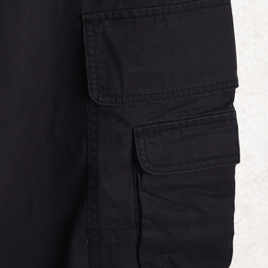กางเกงคาร์โก้ลำลองสีดำสำหรับผู้ชาย ผ้าฝ้าย 100% แบบคลาสสิก สั่งผลิตจำนวนมากแบบ ODM พร้อมบริการติดแบรนด์และโลโก้ที่เอวตามแบบที่ต้องการ - Product Image 4