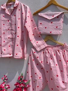 Pyjamas en jersey doux et extensible pour demoiselles d'honneur, cadeau de demande en mariage pour demoiselles d'honneur, enterrement de vie de jeune fille, pyjamas personnalisés pour la préparation de la fête - Product Image 3