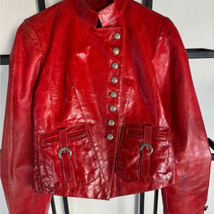 Chaqueta de moto corta de cuero rojo vintage, estilo motero, entallada, estilo streetwear, con botones, venta al por mayor de fábrica - Product Image 5