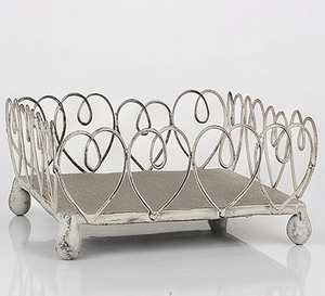 Porte-boîte à mouchoirs vintage en métal, design cœur, sur pied, finition blanche, parfait pour la cuisine, l'hôtel et la maison - Product Image 1