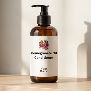 Après-shampoing à l'huile de grenade pour cheveux secs et abîmés, formule nourrissante en profondeur, lissante, anti-frisottis, brillance et renforcement. - Product Image 1