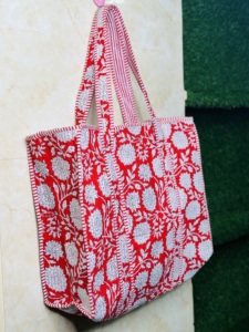 Red & White Floral <b>Tote</b> Bag | Handmade Quilted Cotton Shoulder Bag | Large Everyday Shopping Bag For Women's <b>Travel</b> <b>Tote</b> Bag - Product Image 3