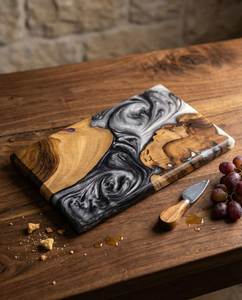 Planche à découper en bambou en forme d'ananas avec dessus en résine époxy, bloc de découpe antidérapant, plateau de service, pièce unique - Product Image 3