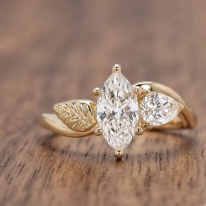 Bague de fiançailles en or rose 18 carats avec diamant de laboratoire taille marquise en forme de feuille, 2,40 carats, couleur E, pureté VVS2, bague Toi et Moi, bague de demande en mariage à deux pierres - Product Image 1