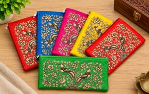 Bolso de Mano de Seda Pintado a Mano de Alta Calidad con Diseño de Pavo Real, Estuche con Cremallera de Arte Folclórico en Relieve, Organizador Multicolor para Recuerdos, Capacidad de 1L - Product Image 2