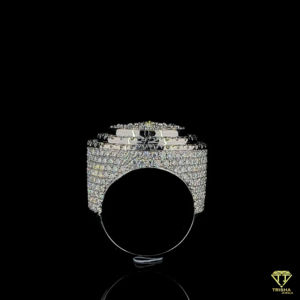 Bague surdimensionnée en moissanite circulaire avec double bordure entièrement pavée, design audacieux style hip-hop - Product Image 5