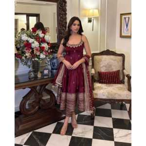 Anarkali Robe pour fêtes Taille XS Brodée Zari-Paillettes de codage avec Dupatta et Pallu - Product Image 1