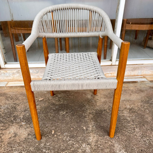 Chaise de restaurant en teck et en corde, au design moderne et élégant, pour différents concepts. - Product Image 4