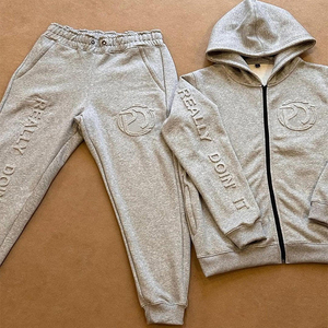 Ensemble de survêtement personnalisé en molleton technique brodé chenille pour homme, avec sweat à capuche et pantalon de jogging, grandes tailles, nom et numéros personnalisables - Product Image 3