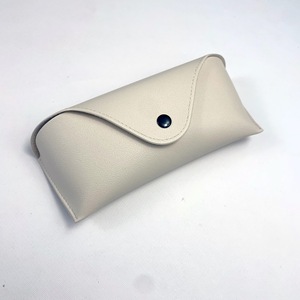 Étui à lunettes de soleil rectangulaire en cuir PU semi-rigide tendance RTS, protection, collection 2026 - Product Image 4