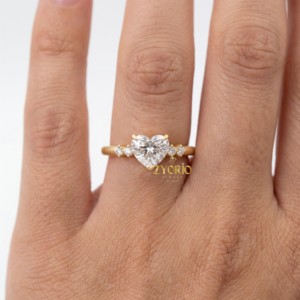 Anillo de Diamantes con Corte Corazón en Oro de 18K, Anillo de Compromiso de Lujo con Corazón, Anillo de Promesa de Joyería Fina, Elegante Regalo para Ella - Product Image 5