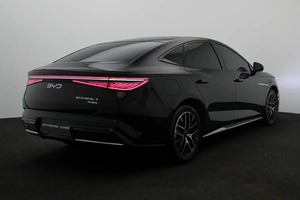 BYD Seal 7 Sedán Premium con Batería de Litio, Tracción en las Cuatro Ruedas, Autonomía Superior a 700 km - Product Image 5