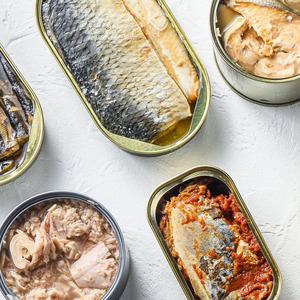 Sardines en conserve marinées dans leur jus naturel, traitées thermiquement, en boîtes pratiques pour importateurs, grossistes et distributeurs de produits alimentaires - Product Image 1