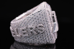 Bague Cocktail de Luxe The Ice Legacy en Argent 925 Plaqué Moissanite, Sertissage Pavé, Coupe Baguette, Motif Lettre, Bijou Unisexe, Cadeau - Product Image 5