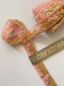 Bordure en dentelle brodée avec décoration miroir, 100% polyester, largeur 25 mm, style traditionnel doux, couleur personnalisée, emballage en vrac - Product Image 6