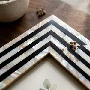 Marco de Fotos Personalizado con Incrustaciones de Madreperla, Hecho a Mano en Cualquier Tamaño y Forma, Marco Decorativo de Lujo para el Hogar y Eventos Especiales - Product Image 5
