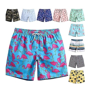 Short de bain décontracté pour homme, tissé, imprimé flamant rose, séchage rapide, résistant à l'eau, taille mi-haute avec cordon de serrage - Product Image 4