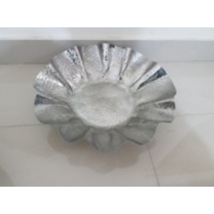 Bol décoratif en métal fait main en forme de fleur, décoration moderne pour table d'intérieur, décoration de maison pour salon, utilisation toute saison - Product Image 1