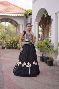 Ensemble Lehenga en Soie Romaine Premium 24 Kali avec Broderie Gota Pan Patti, Blouse en Dentelle à Miroirs, Doublure en Coton Anti-humidité, Toutes Saisons - Product Image 5