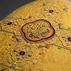 Chasuble liturgique brodée jaune avec étole à croix, vêtement religieux, service OEM, conception personnalisée - Product Image 5