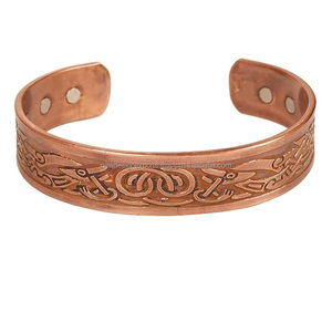 Brazalete Artesanal de Cobre Estilo Art Deco para Bodas y Condolencias, Forjado a Mano, Multifuncional, Decoración para el Hogar - Product Image 4