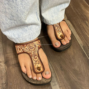 Sandalias de Punta abierta marrón para mujer, chanclas informales de cuero con estilo occidental, auténticas, hechas a mano, calzado de flores planas - Product Image 5